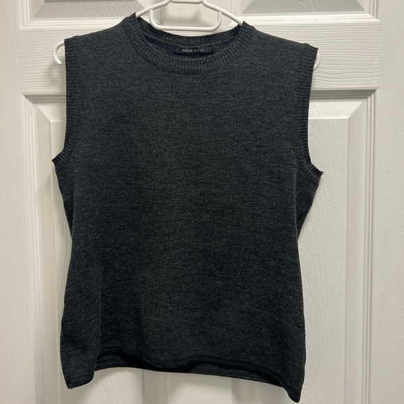 Charcoal grey sleeveless knit sweater - Picture 1 of 4
